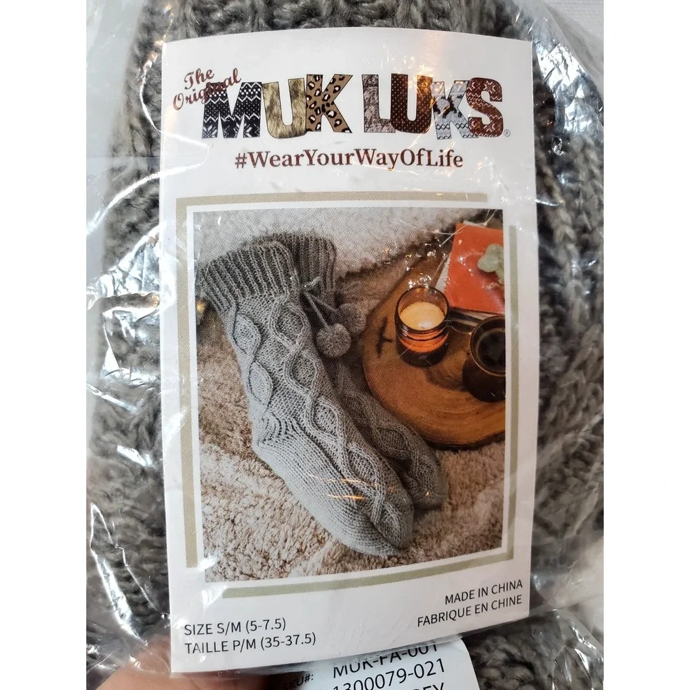 MUK LUKS Women's *POM POM* Dark Grey Sweater Cabin‎ Socks S/M (5-7.5) NEW